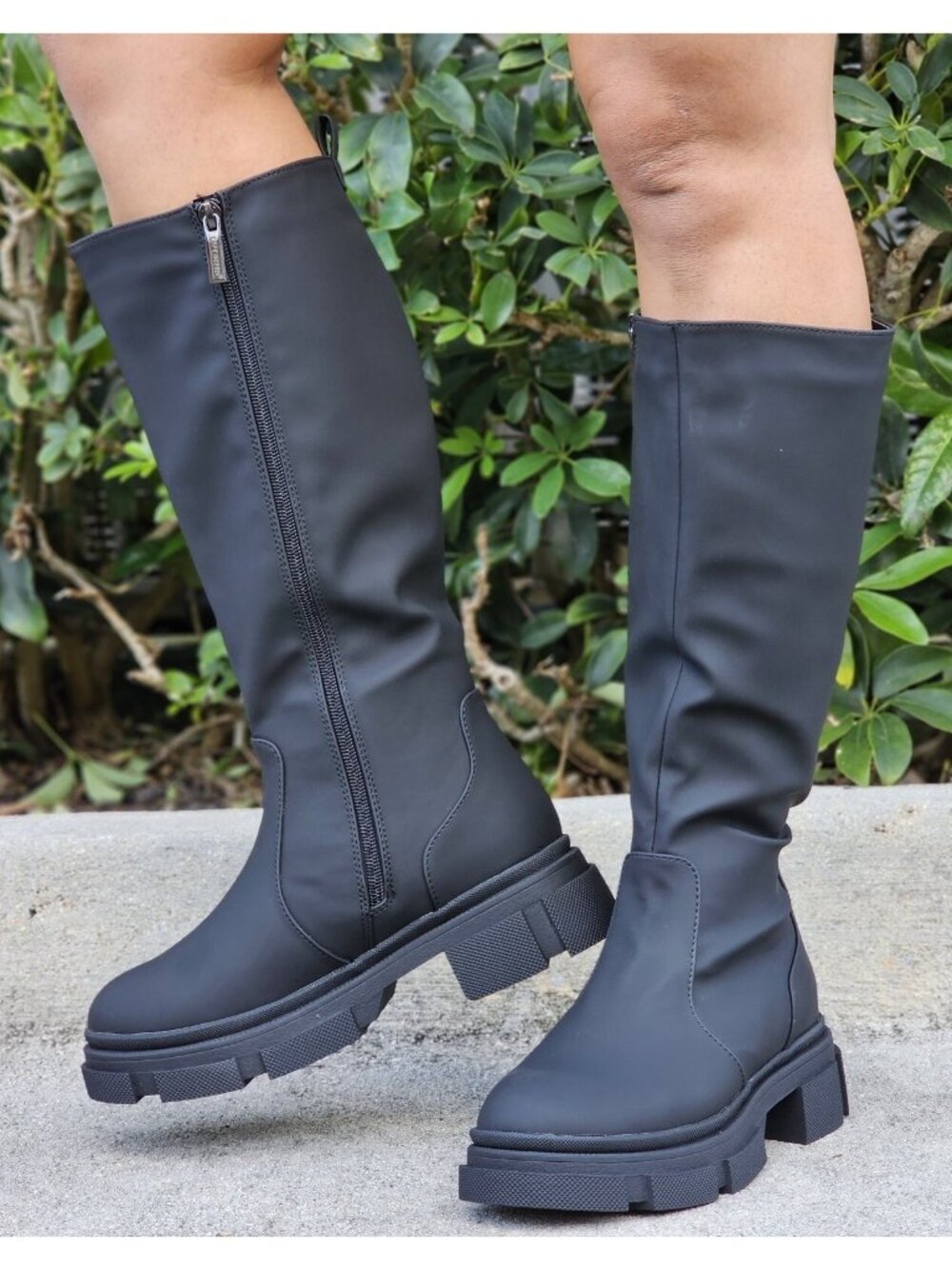 Black Color Round Toe Synthetic Mid Calf Boots Side Zipper Women's (Size 7)